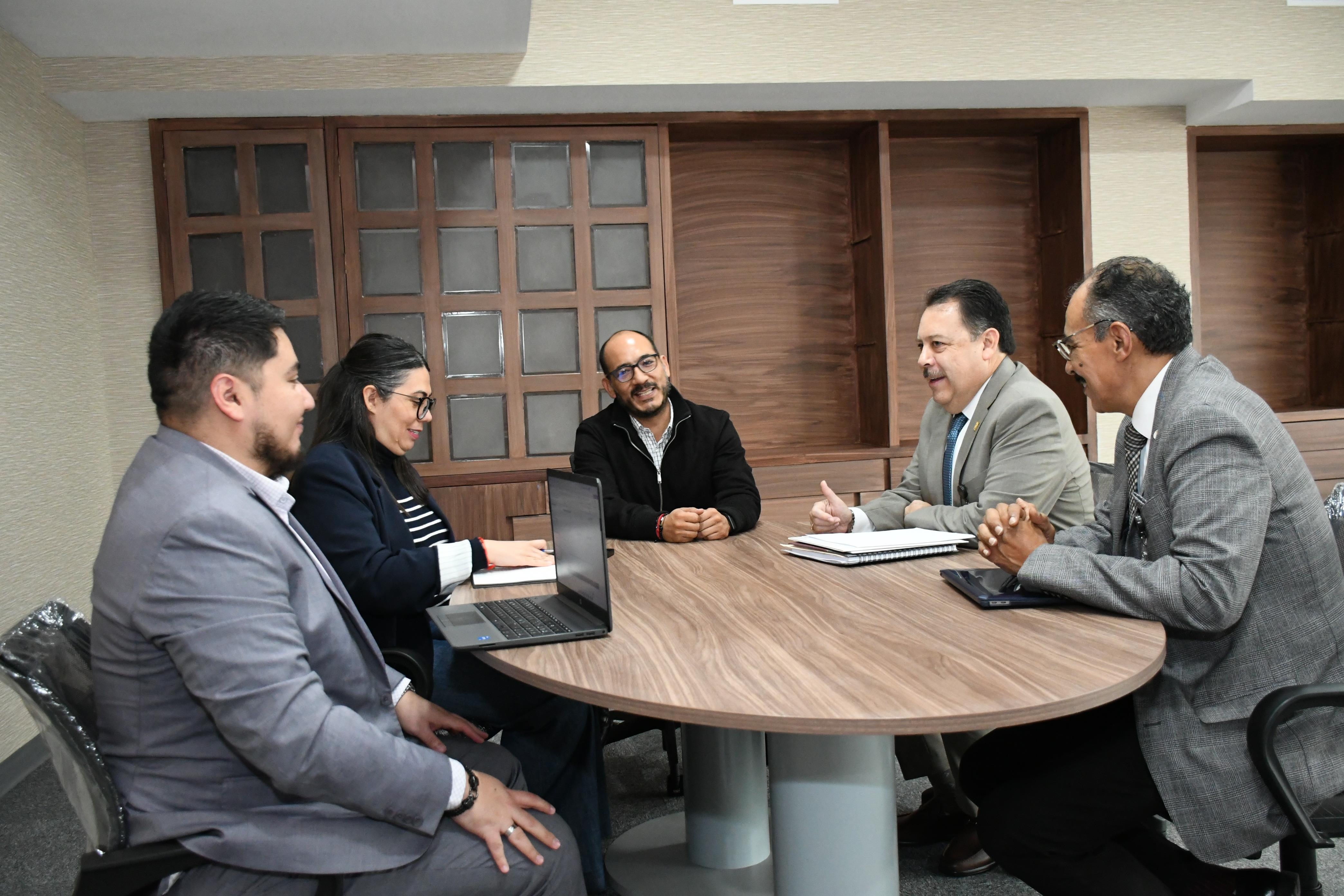 Reunión en la Subdirección de Personal con el Lic. Omar Butron Fosado Director de Administración y Finanzas